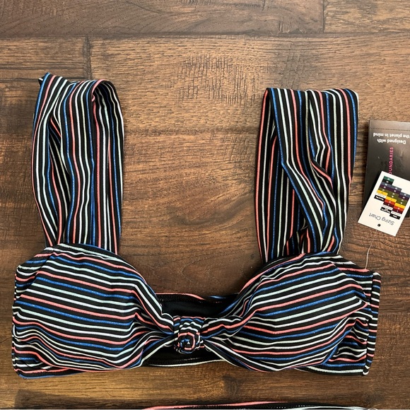 Juniors No Boundaries Lurex Rib Knit Stripe Two-Pieces Swimsuit
Size L (11-13) - Picture 6 of 13